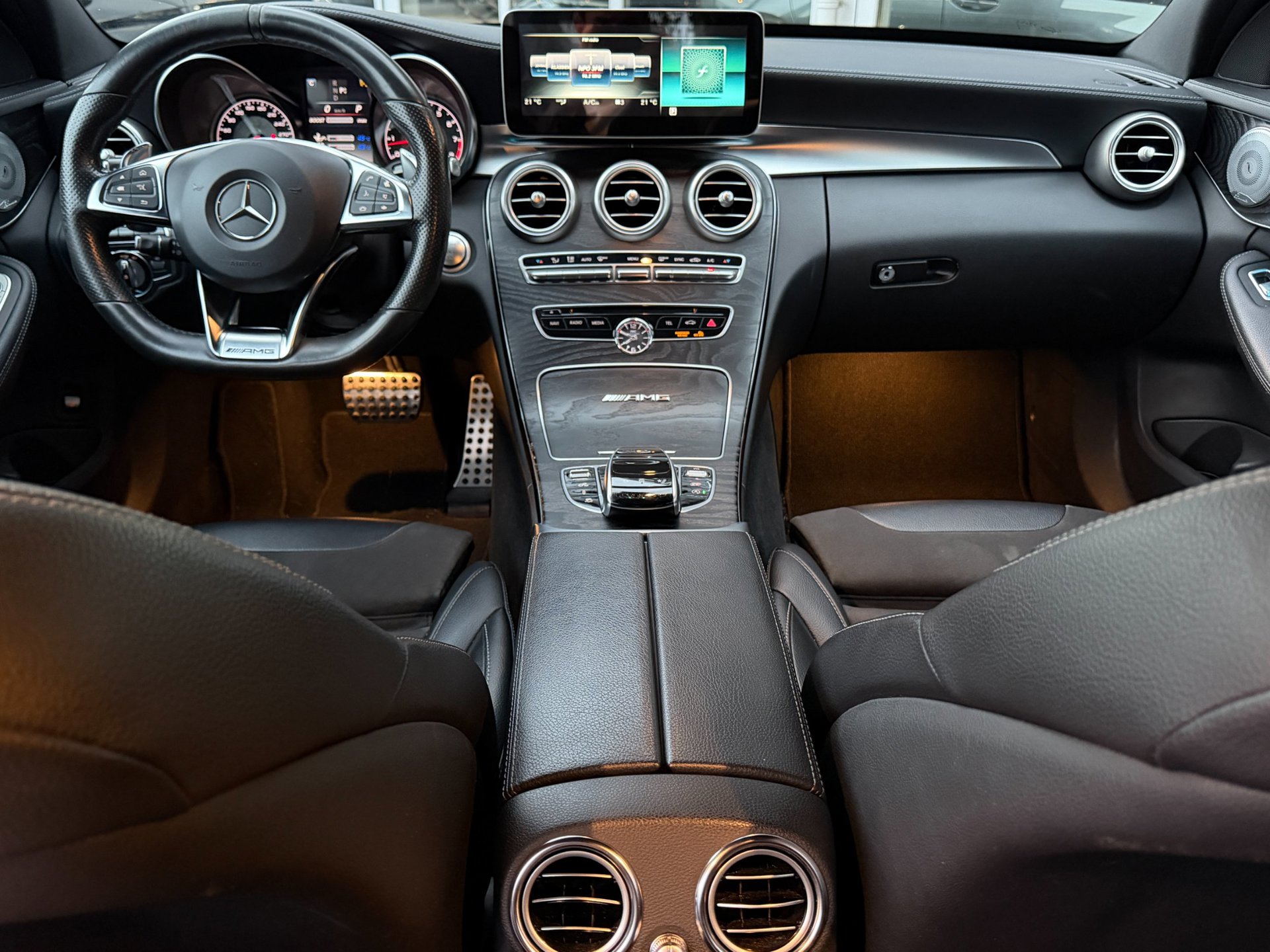 Foto van Mercedes-Benz AMG C 63