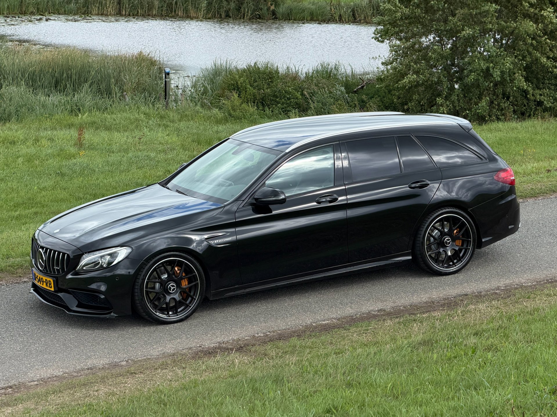 Foto van Mercedes-Benz AMG C 63