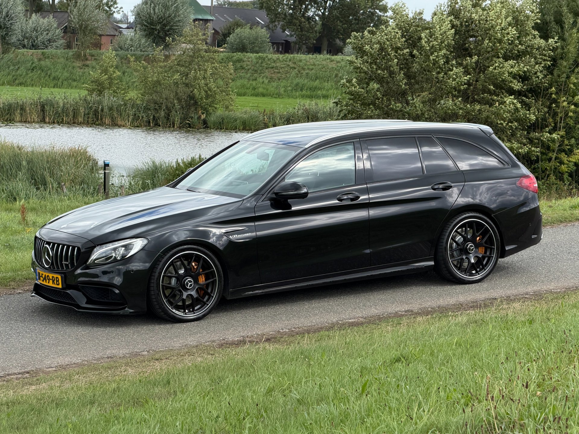 Foto van Mercedes-Benz AMG C 63