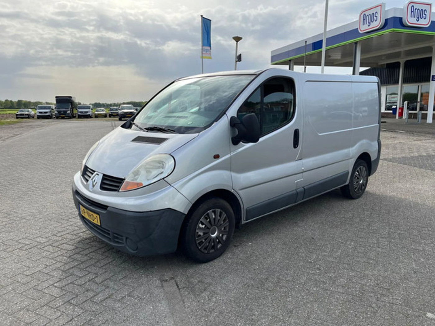 Renault Trafic T27 L1/h1 2.0 Dci 66kw E4 2.0 dCi T27 L1H1 2007 - voorkant