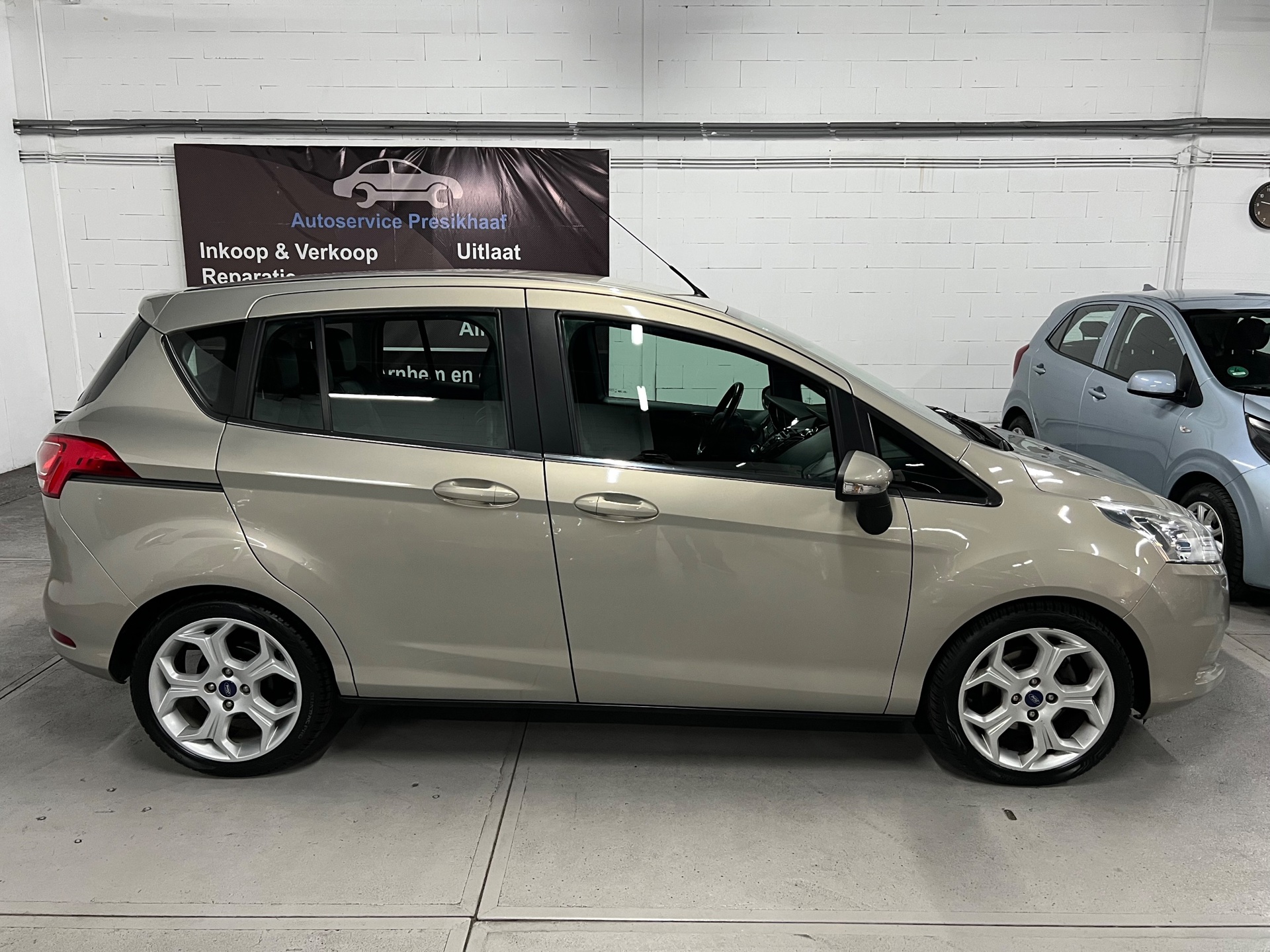 Foto van Ford B-max