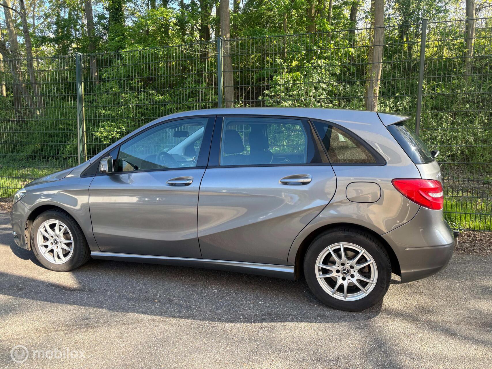 Foto van Mercedes-Benz B 180