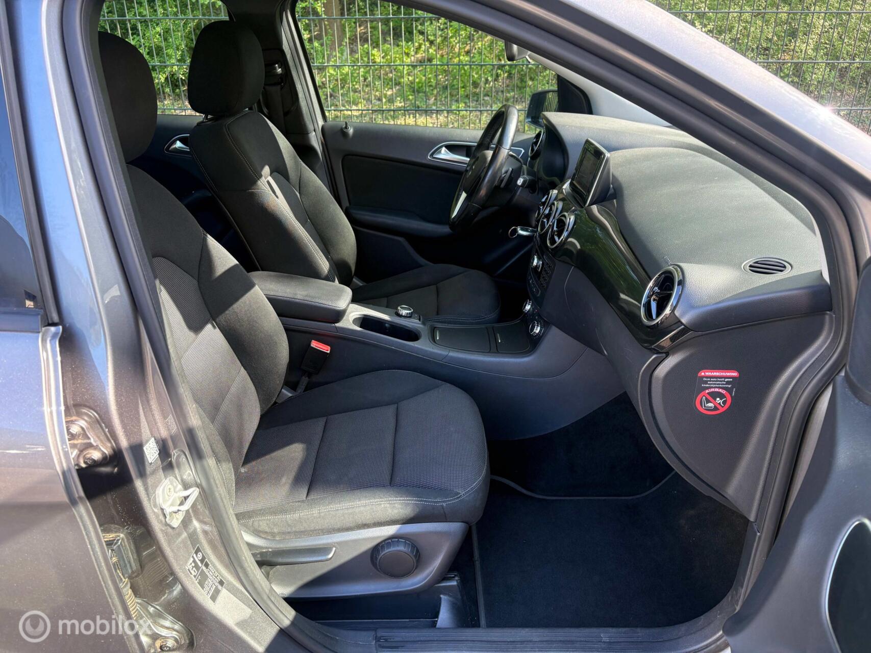 Foto van Mercedes-Benz B 180