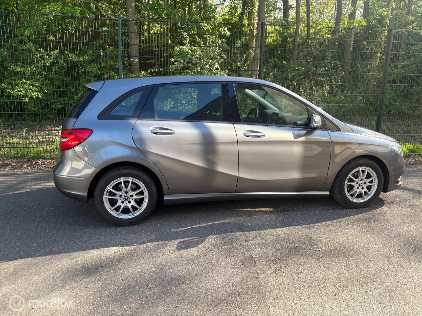 Foto van Mercedes-Benz B 180