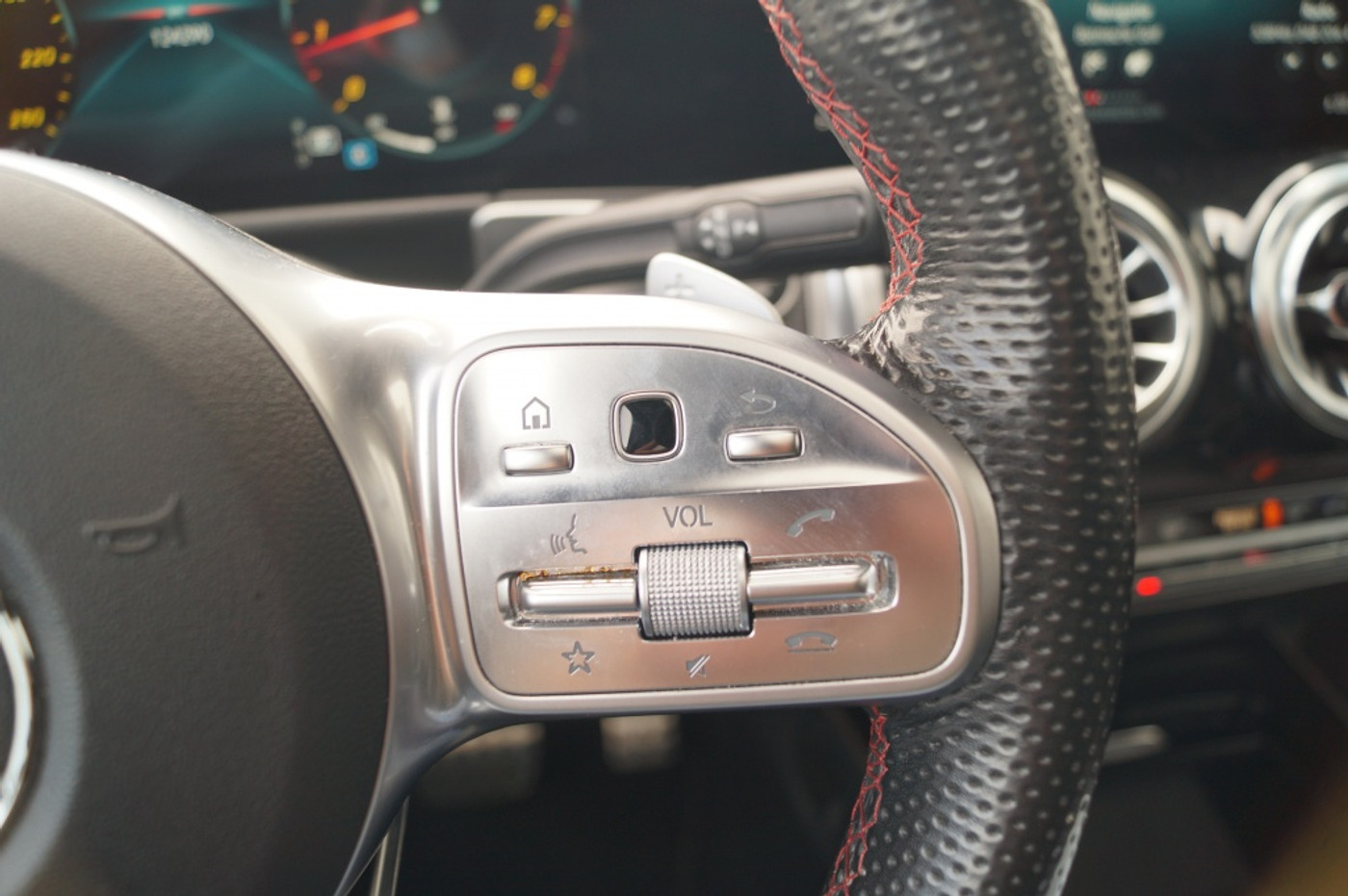 Foto van Mercedes-Benz GLB 180