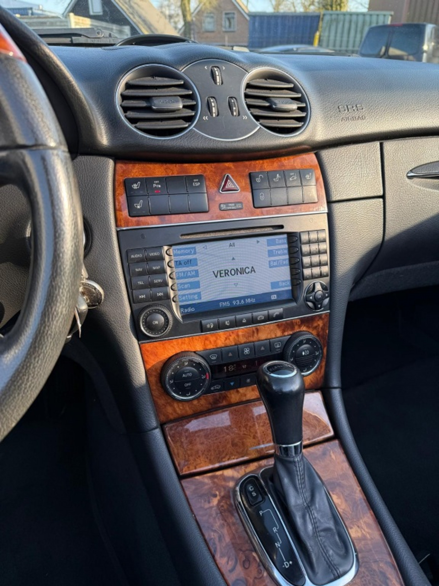 Foto van Mercedes-Benz CLK 240