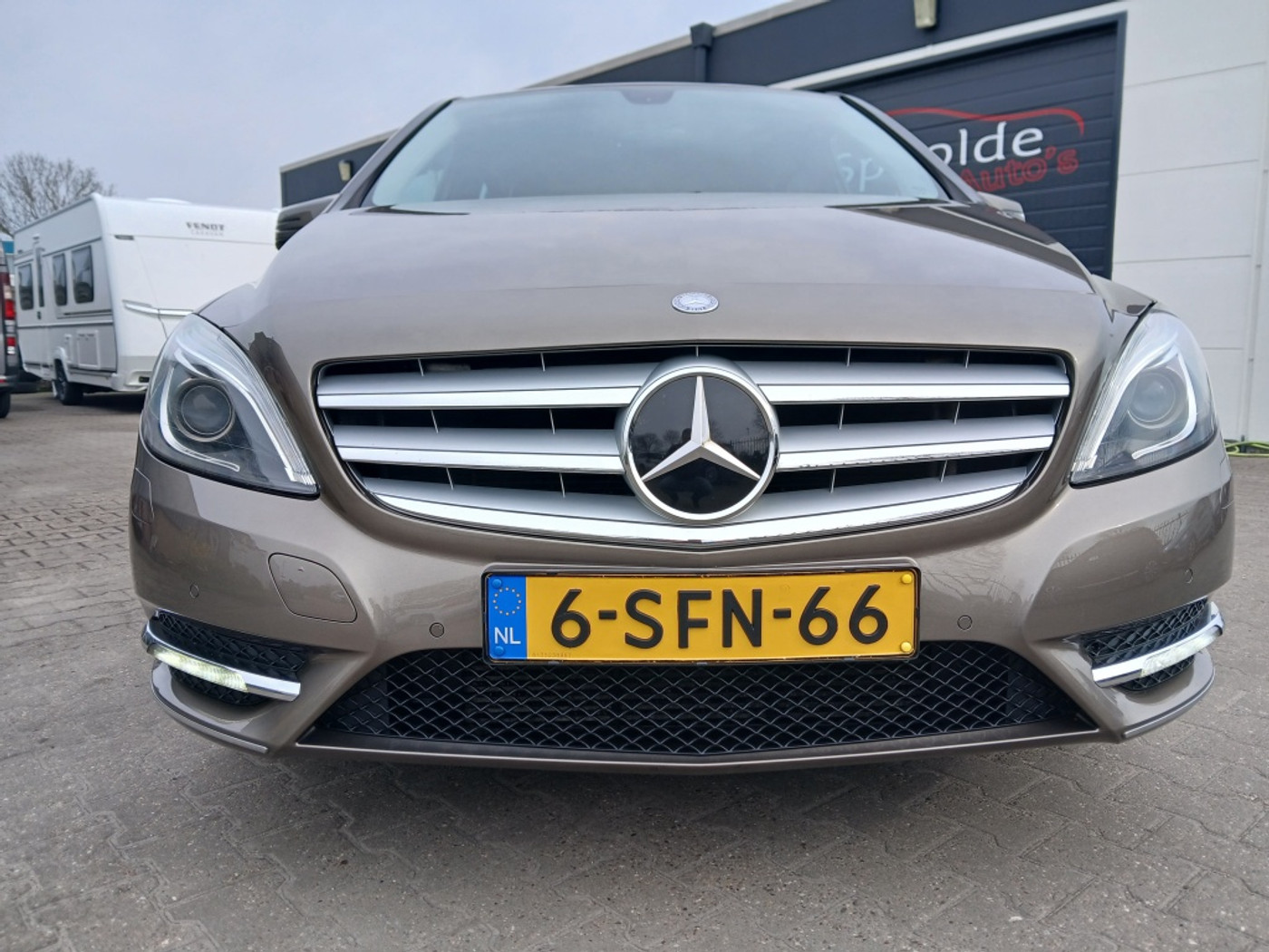 Foto van Mercedes-Benz B 180