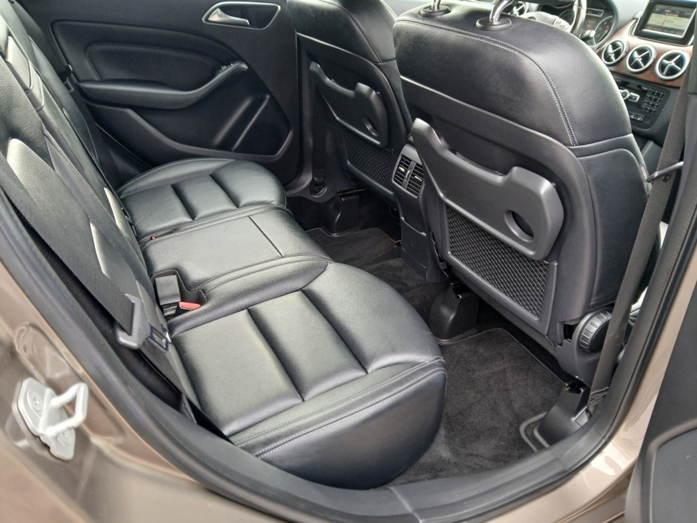 Foto van Mercedes-Benz B 180