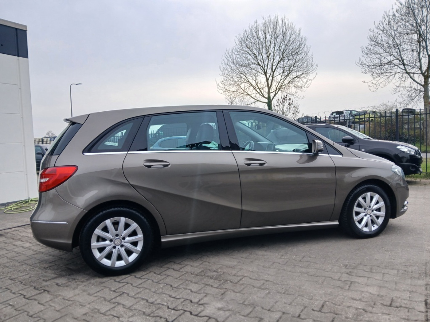 Foto van Mercedes-Benz B 180