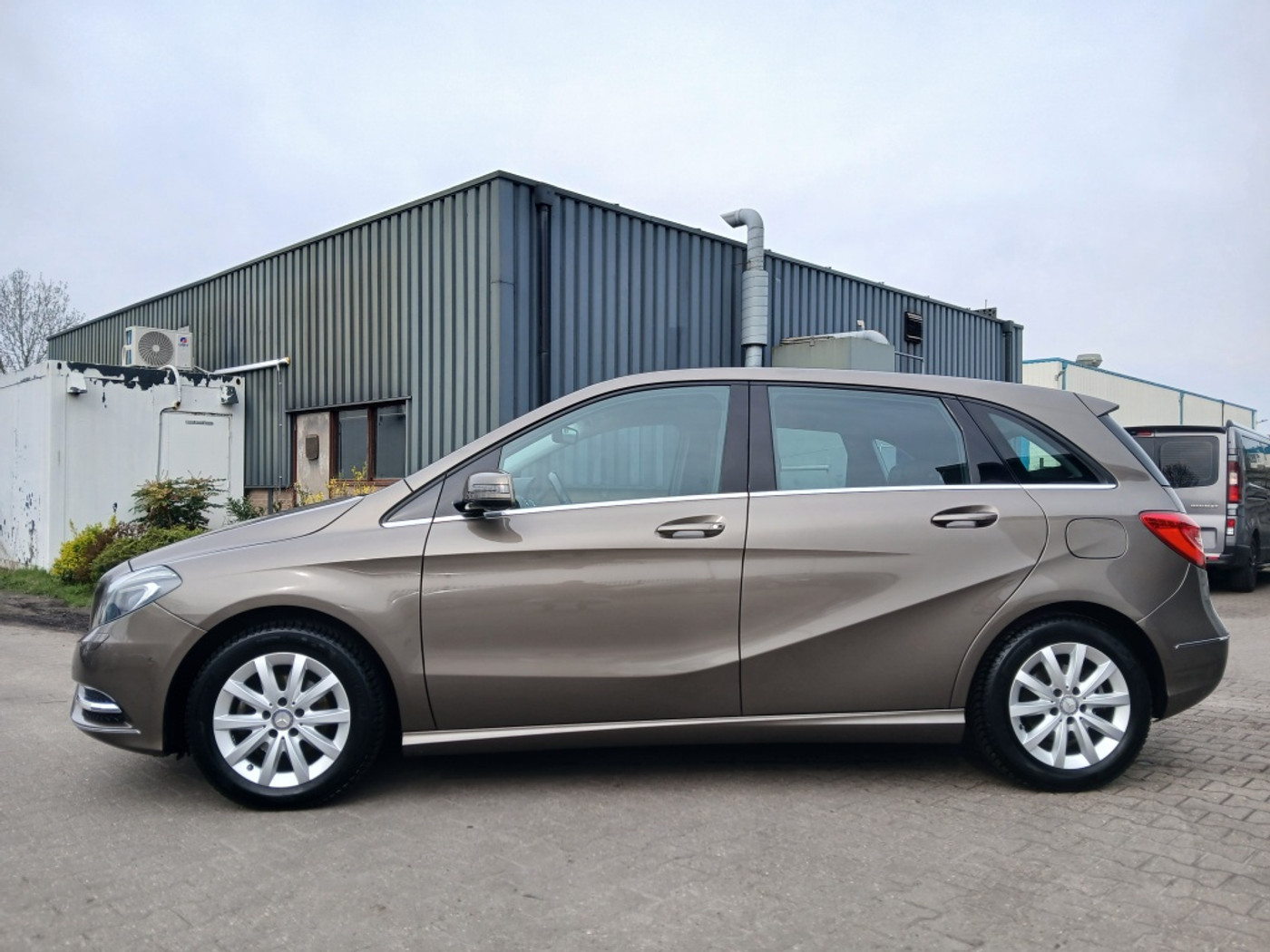 Foto van Mercedes-Benz B 180