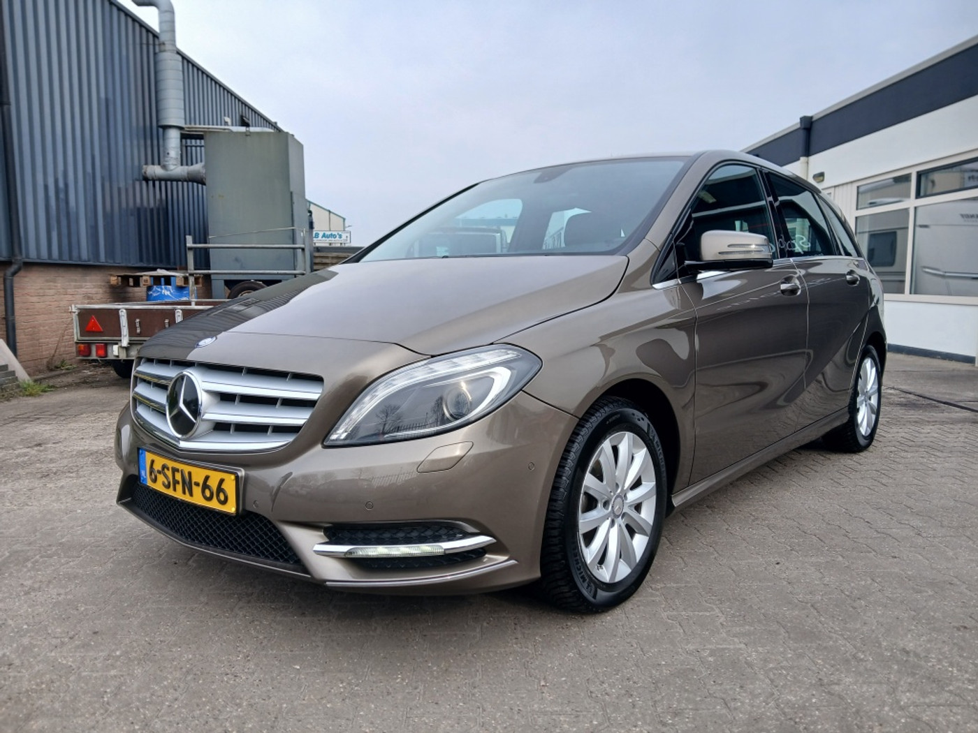 Foto van Mercedes-Benz B 180