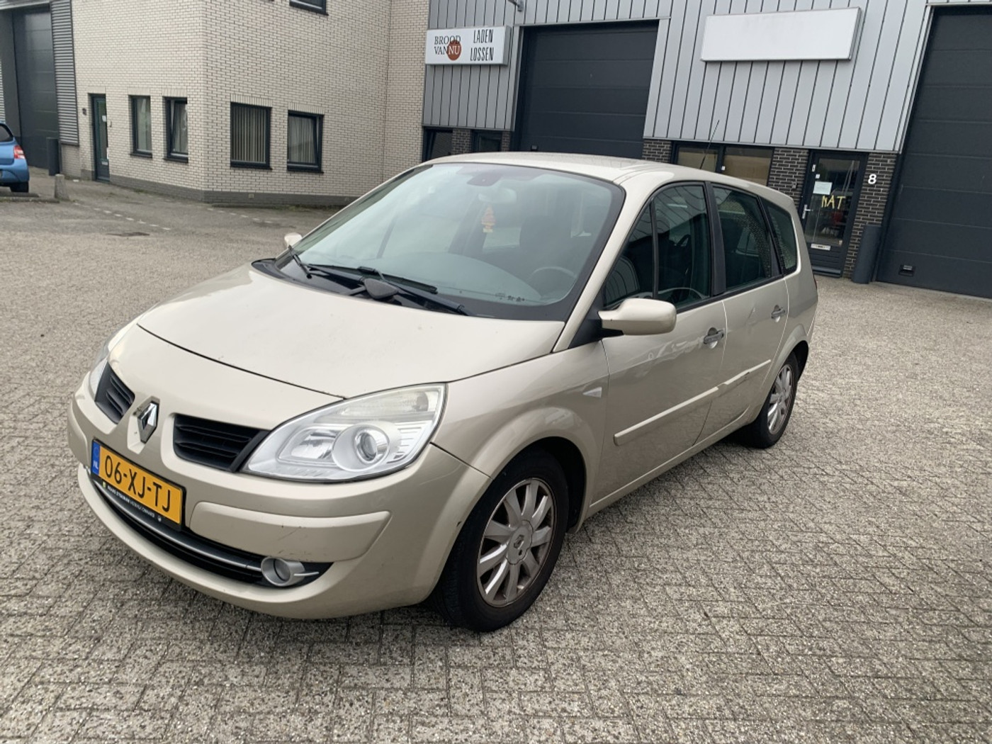 Renault Megane Scenic 2.0-16V Tech Line AUTOMAAT 2007 - voorkant
