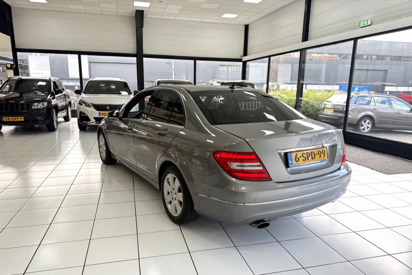 Foto van Mercedes-Benz C 200