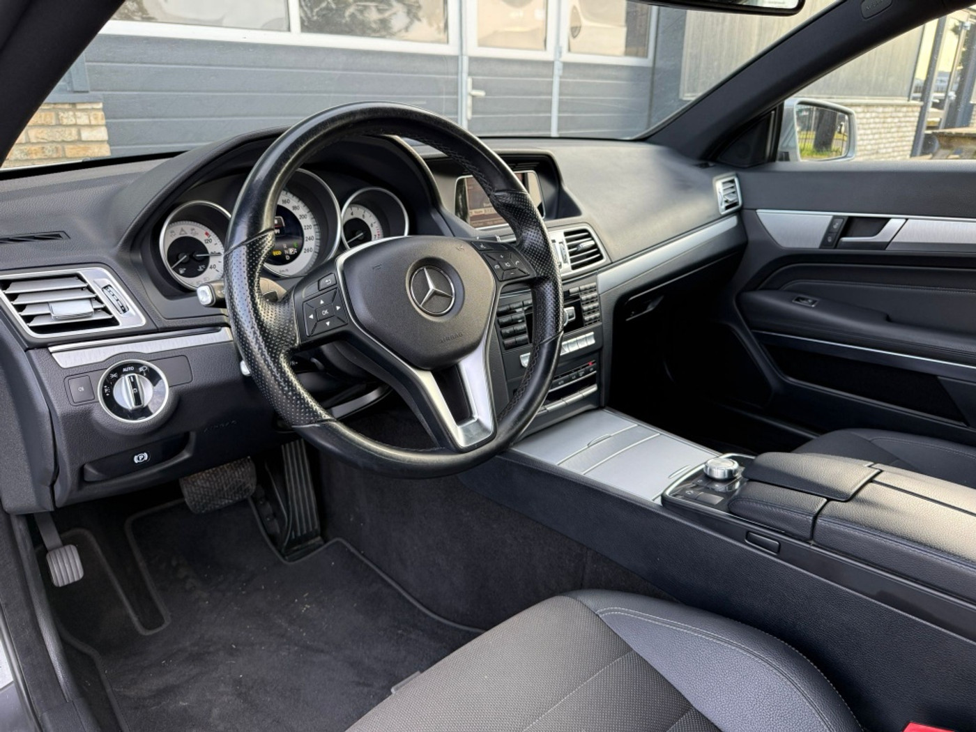 Foto van Mercedes-Benz E 200