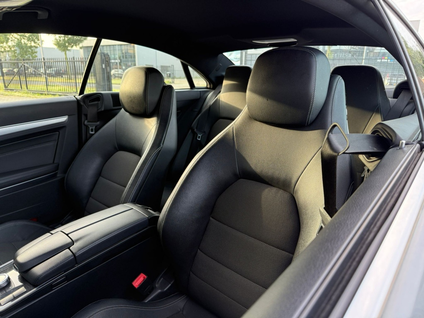 Foto van Mercedes-Benz E 200