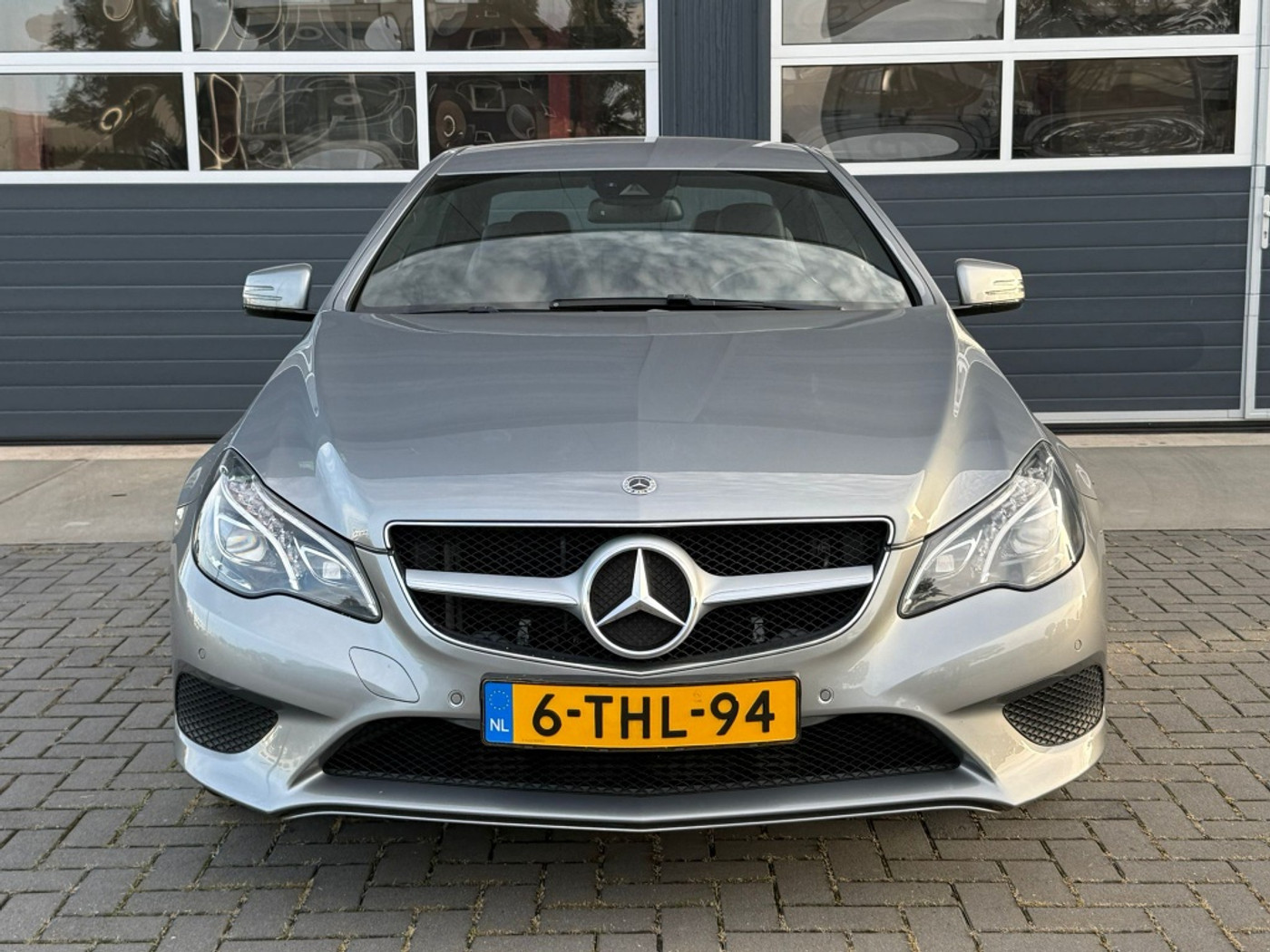 Foto van Mercedes-Benz E 200