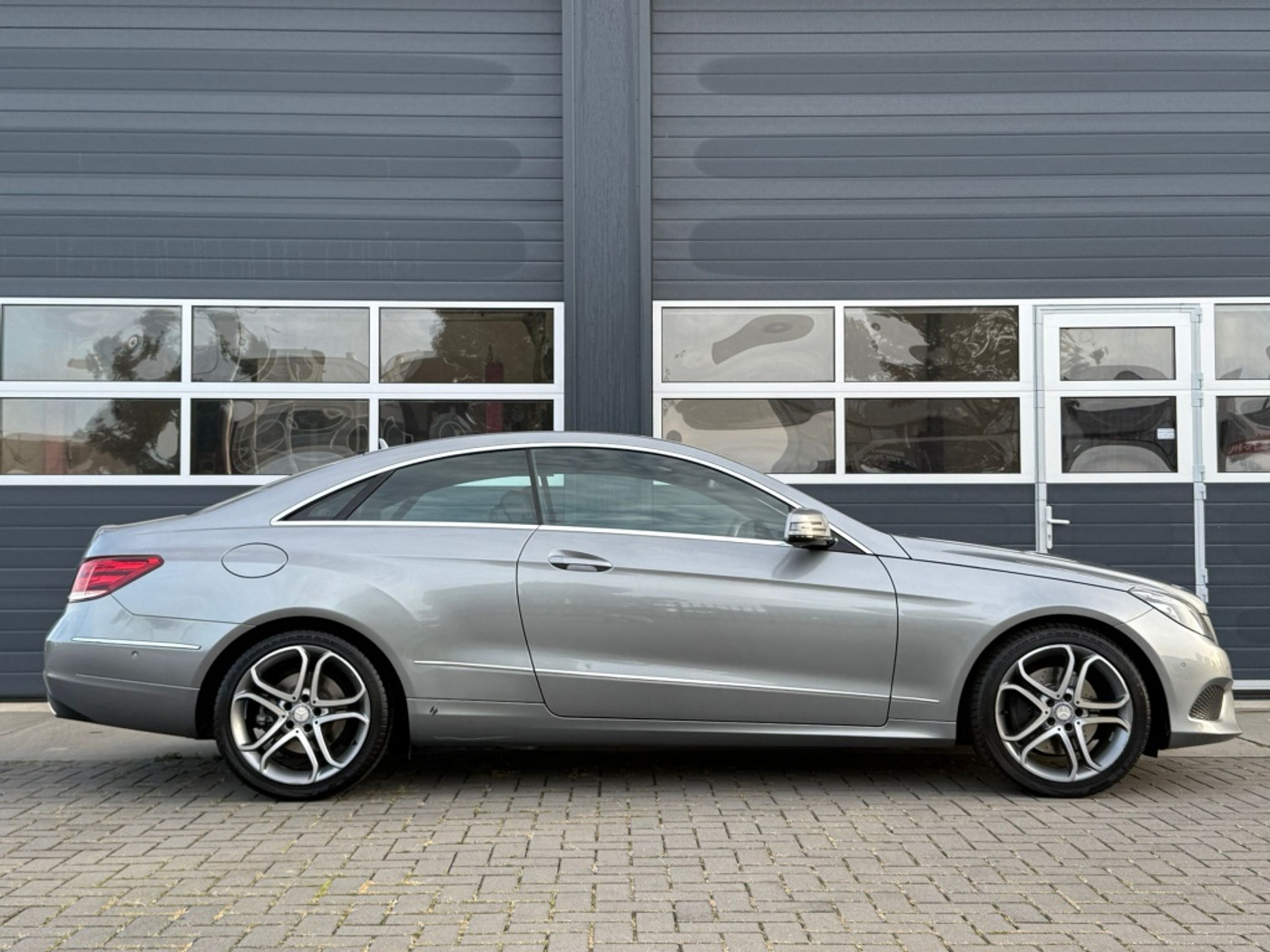 Foto van Mercedes-Benz E 200