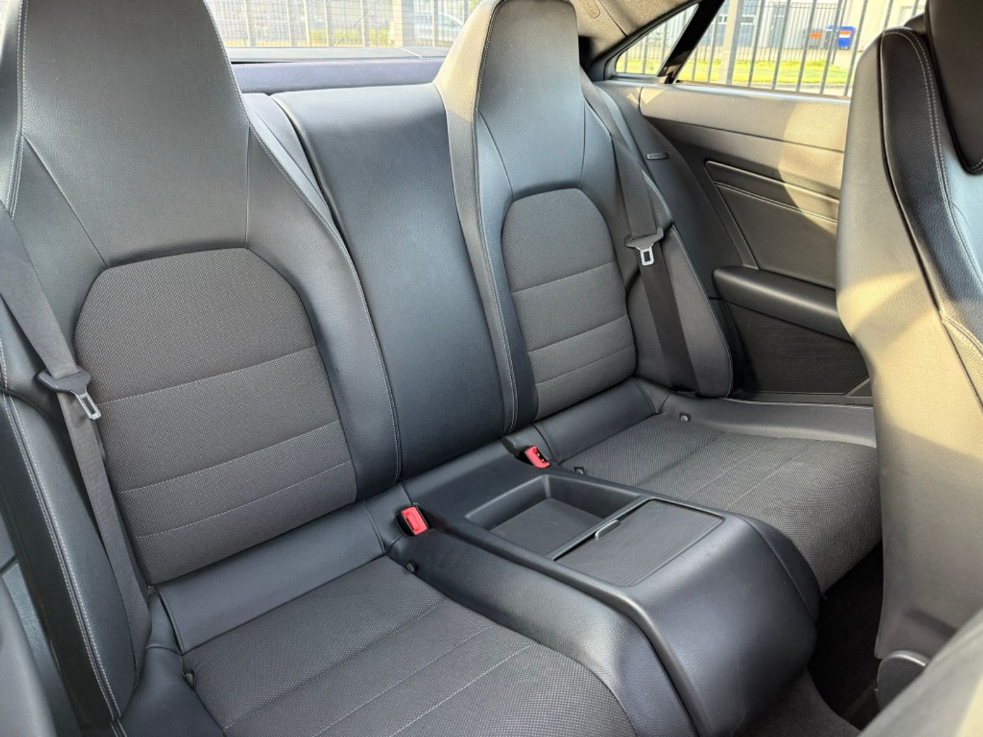 Foto van Mercedes-Benz E 200