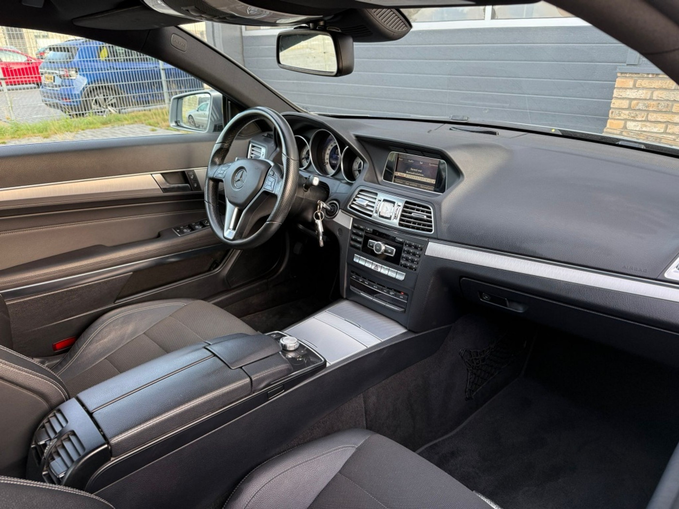 Foto van Mercedes-Benz E 200