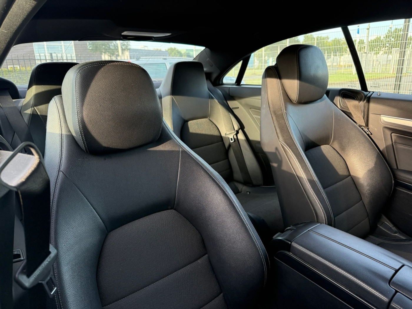 Foto van Mercedes-Benz E 200