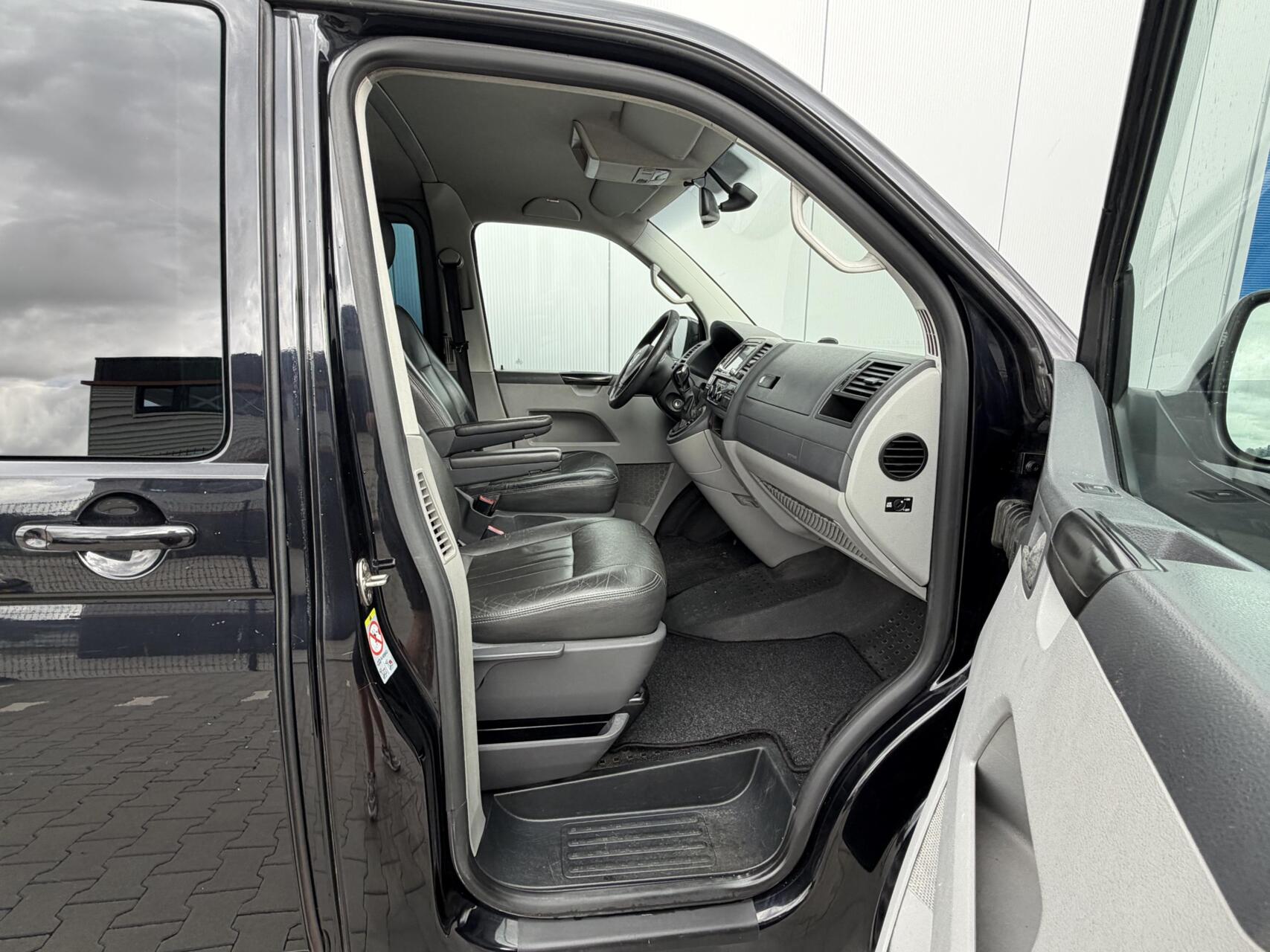 Foto van Volkswagen Transporter Bestel D 132 KW DC Aut