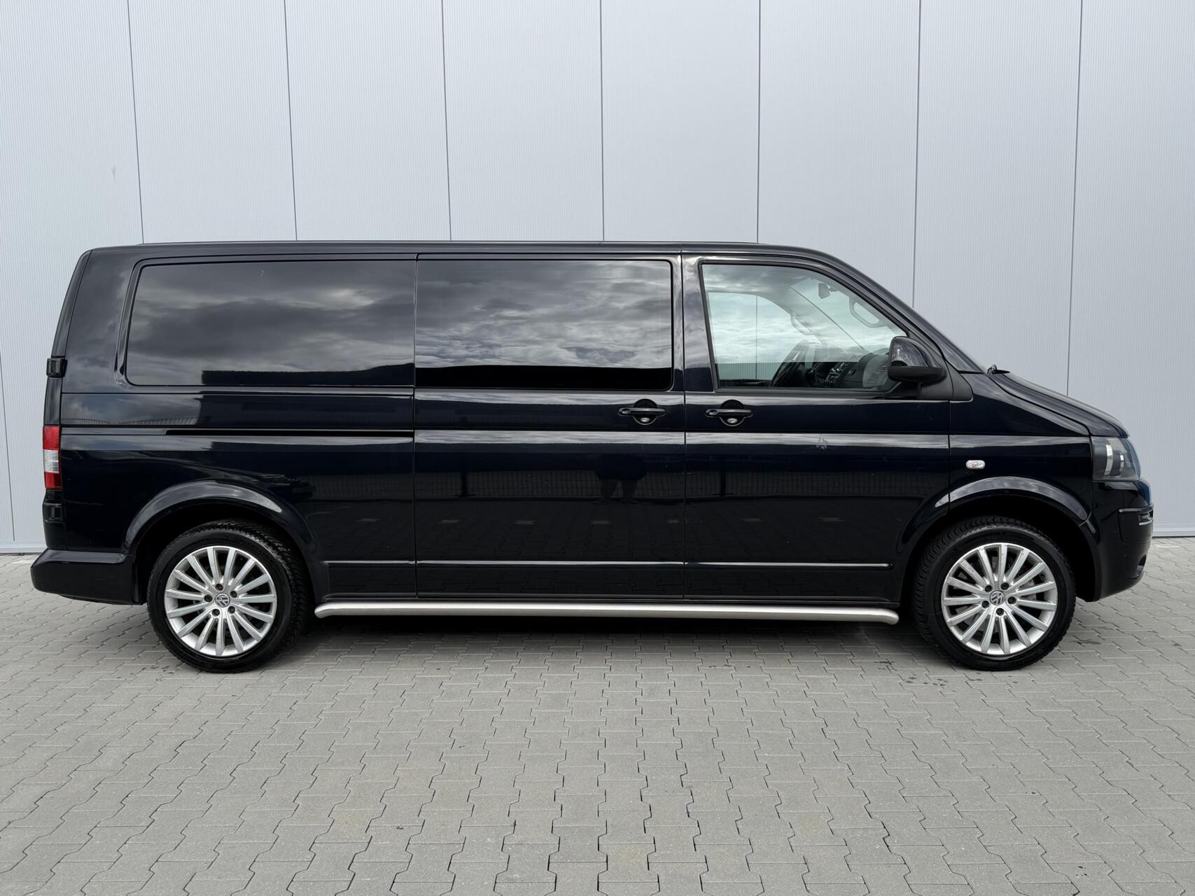 Foto van Volkswagen Transporter Bestel D 132 KW DC Aut