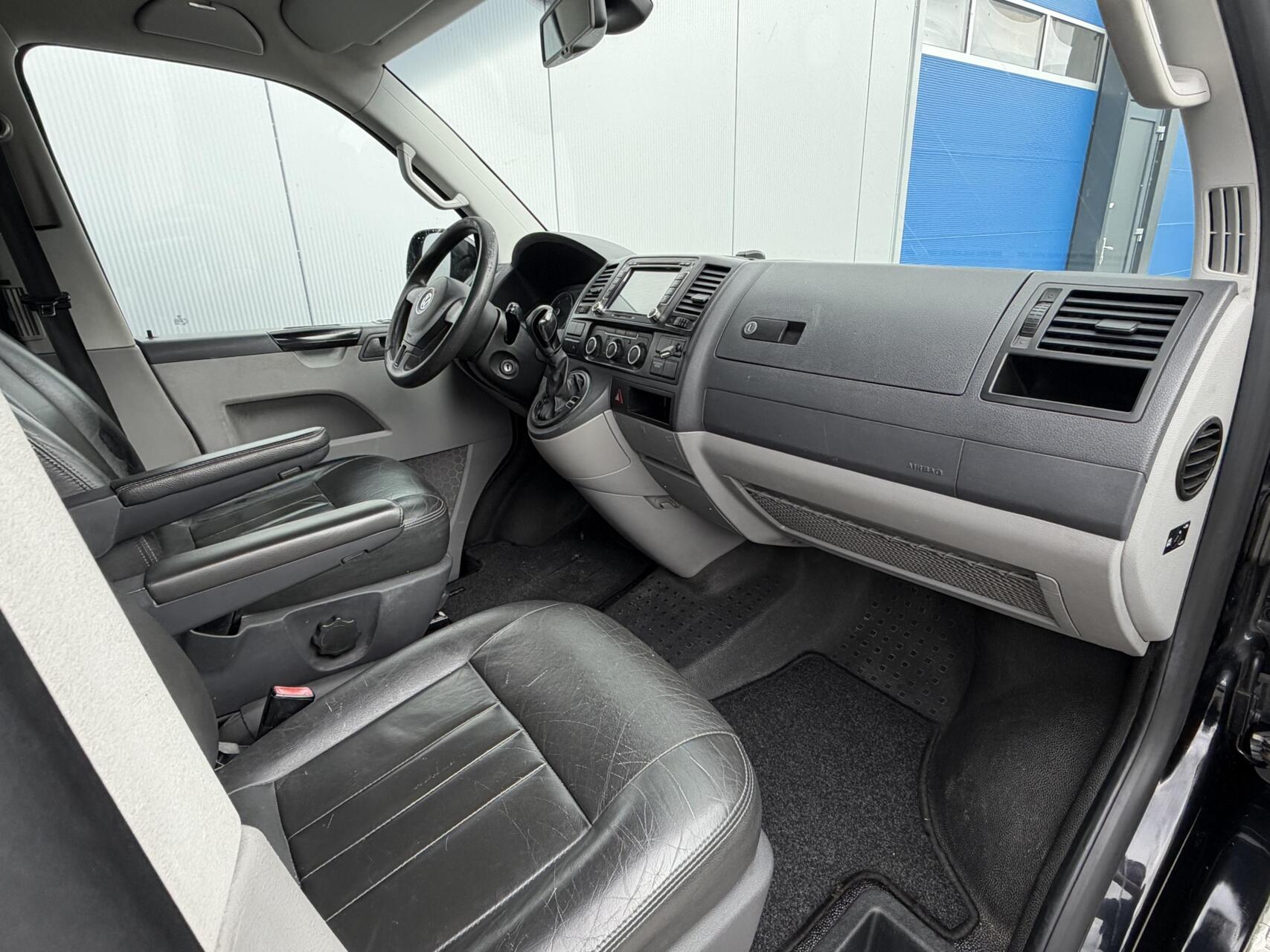 Foto van Volkswagen Transporter Bestel D 132 KW DC Aut