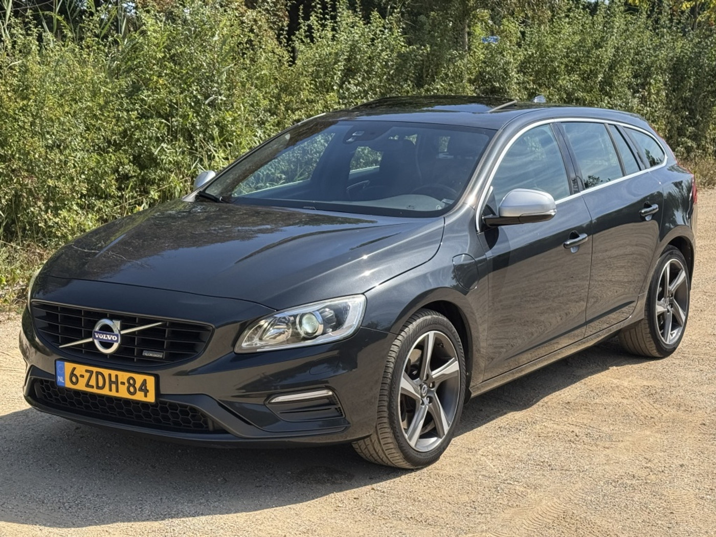 Volvo V60 Plug In Hybrid 2.4 D6 AWD Plug-in R-Design *LEDER/NAVI 2014 - voorkant