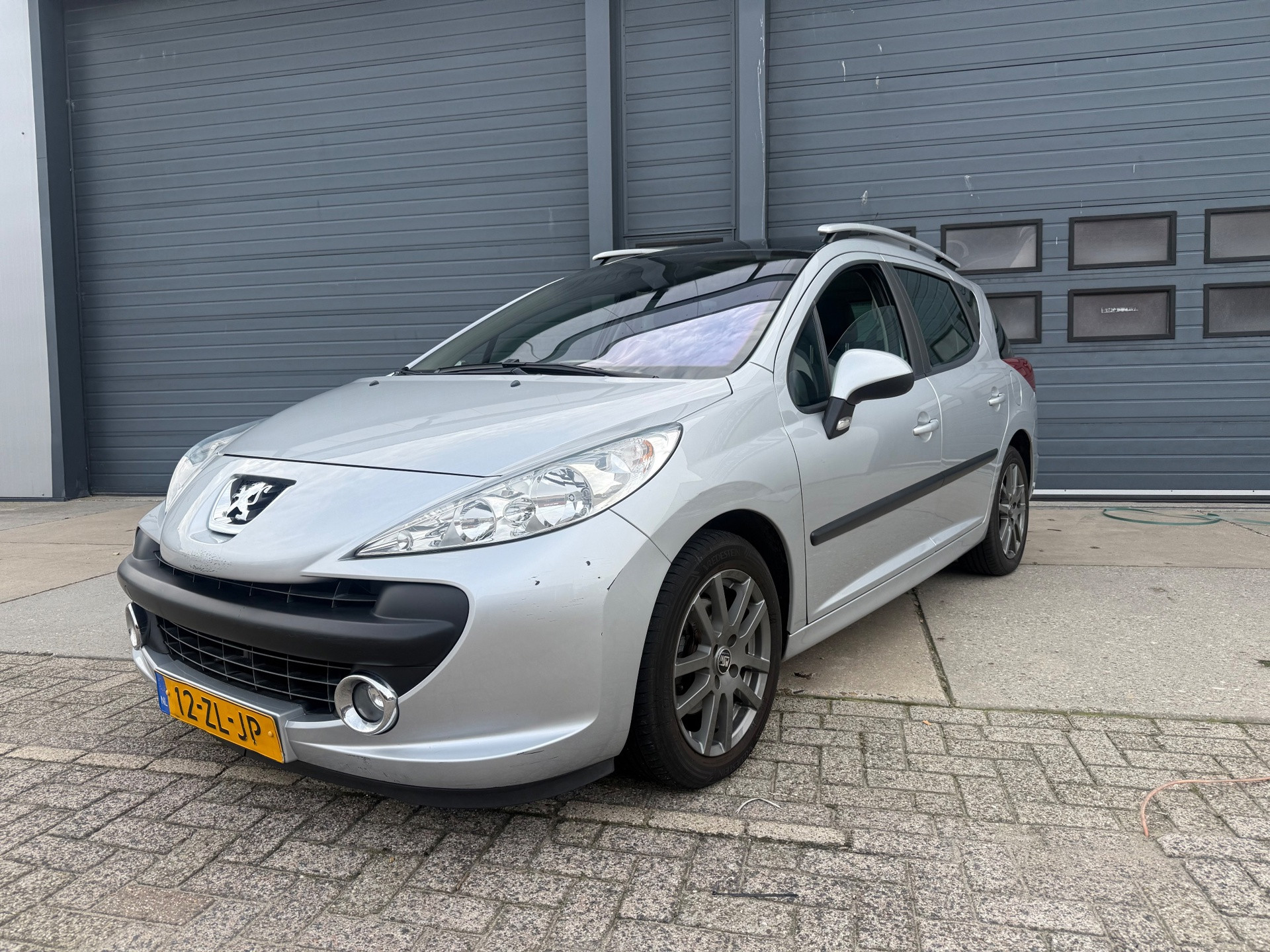Peugeot 207 1.6 VTi XS 2008 - voorkant