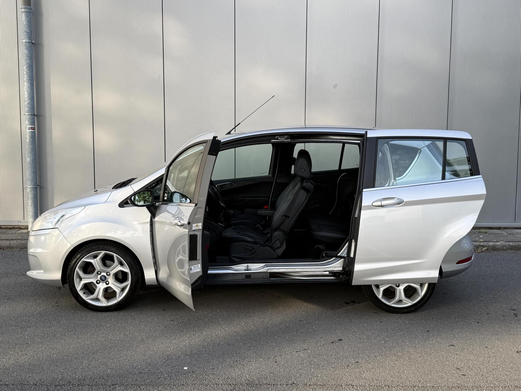 Foto van Ford B-max