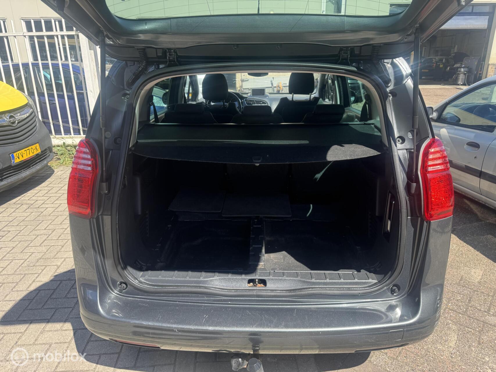 Foto van Peugeot 5008