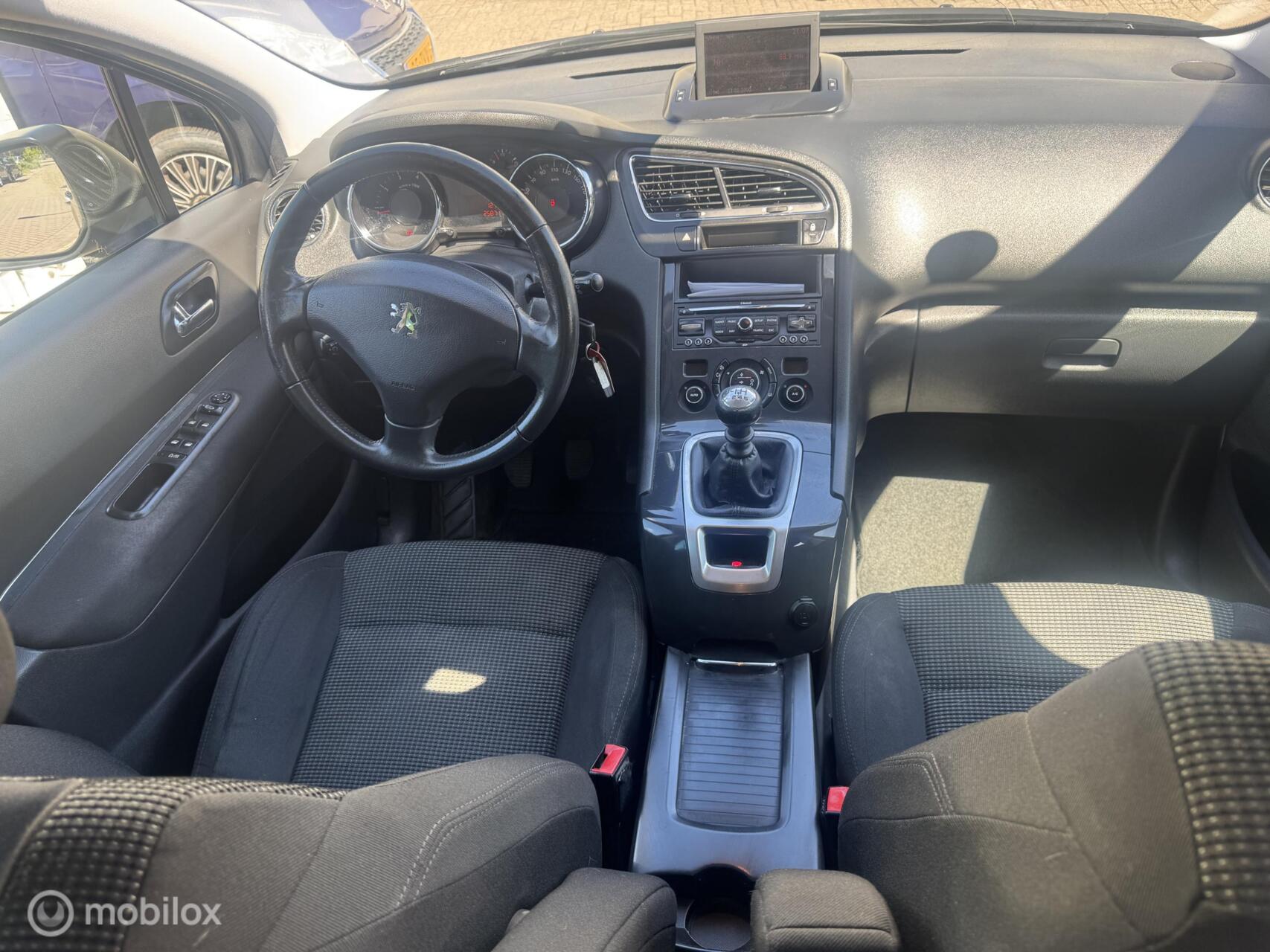 Foto van Peugeot 5008