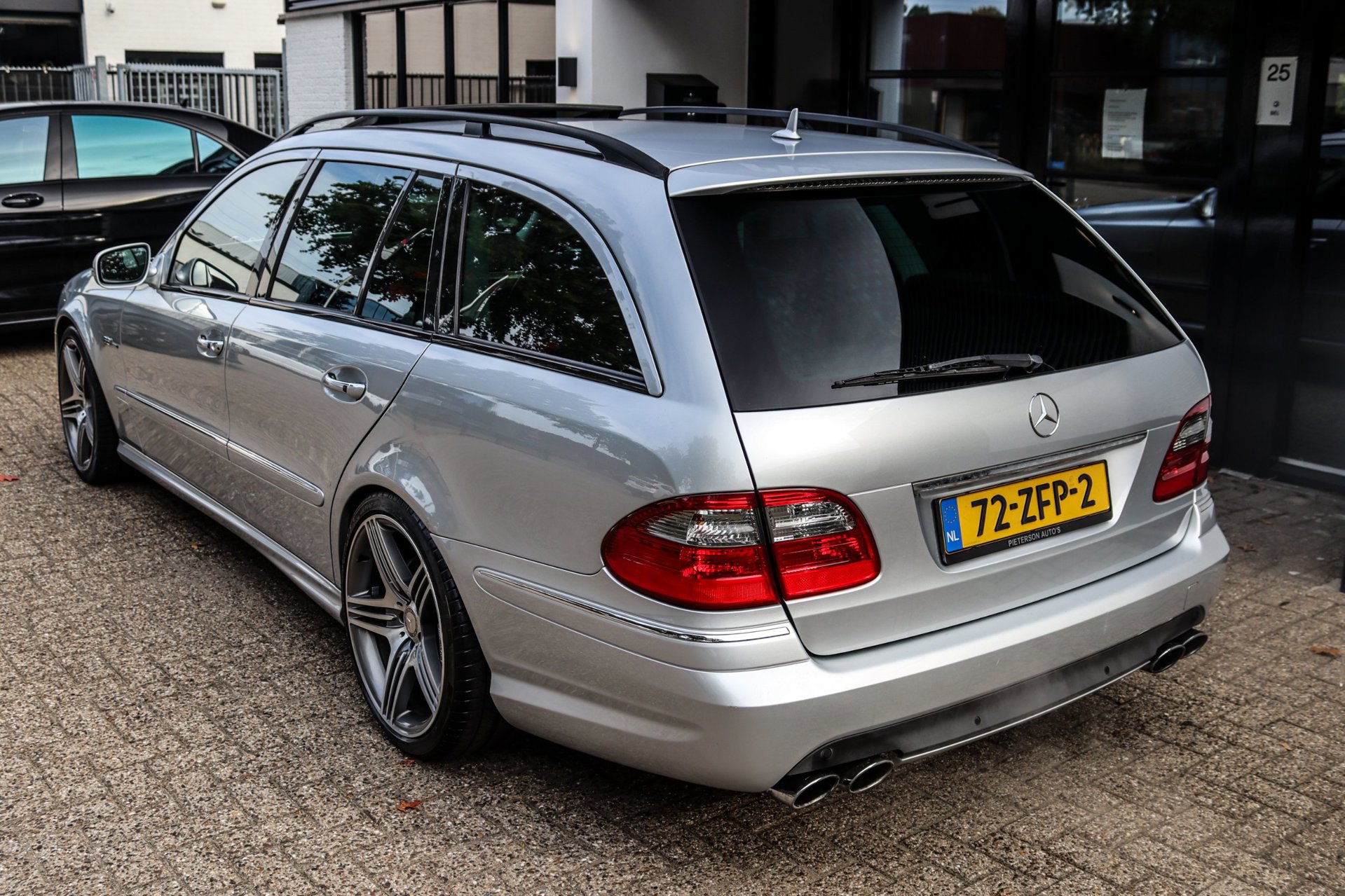 Foto van Mercedes-Benz E 63 AMG
