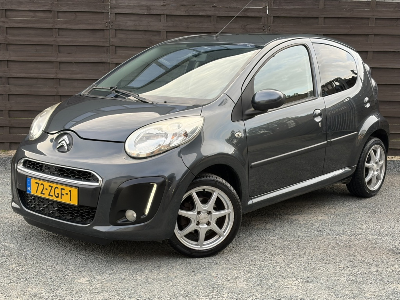 Citroen Citroen C1 1.0 First Edition / Airco / LED / LM / NAP 2012 - voorkant
