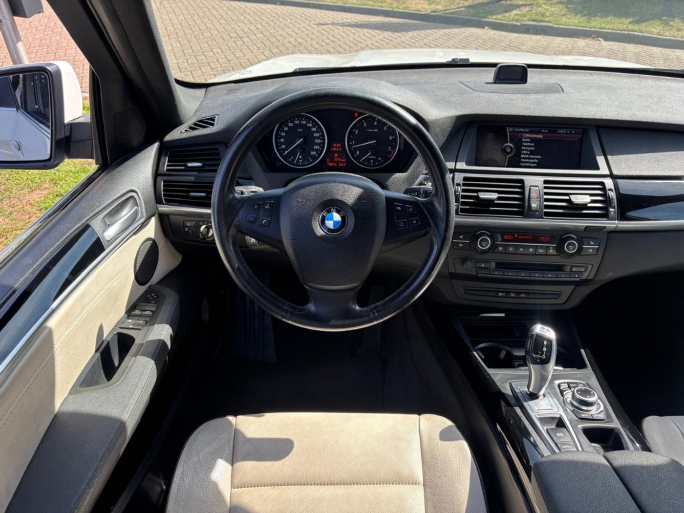 Foto van BMW X5 Xdrive35i
