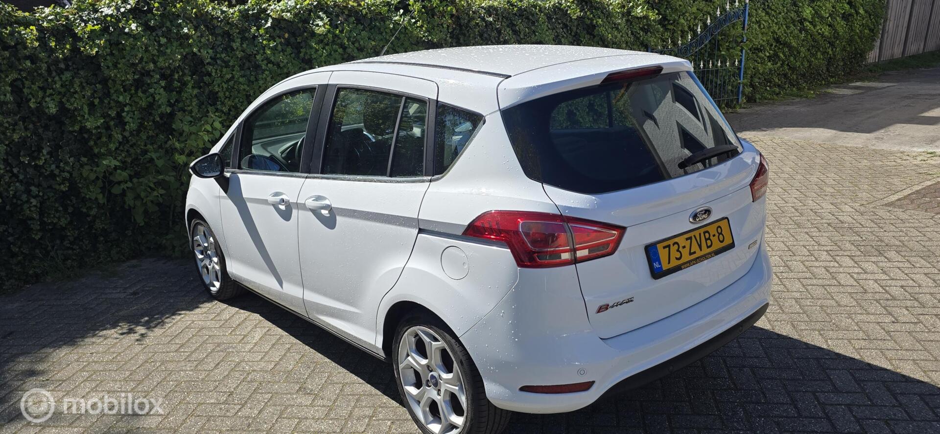 Foto van Ford B-max