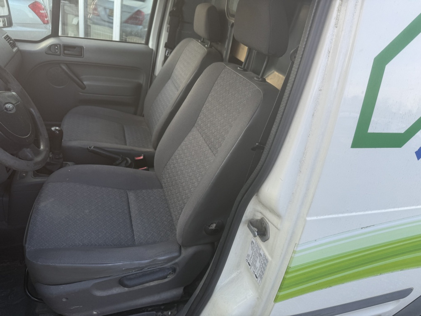 Foto van Ford Transit Connect 200s LR Van 1.8td 55