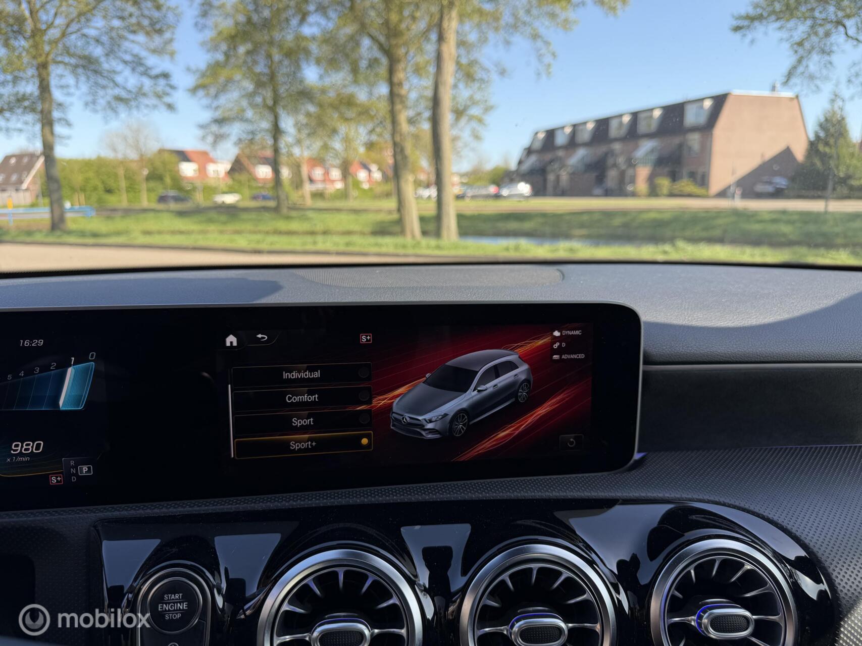 Foto van Mercedes-Benz AMG A 35