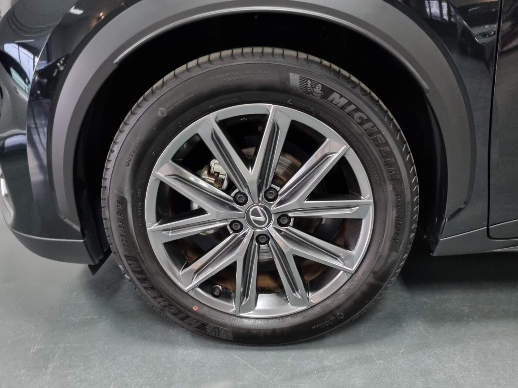 Foto van Lexus Lexus LBX