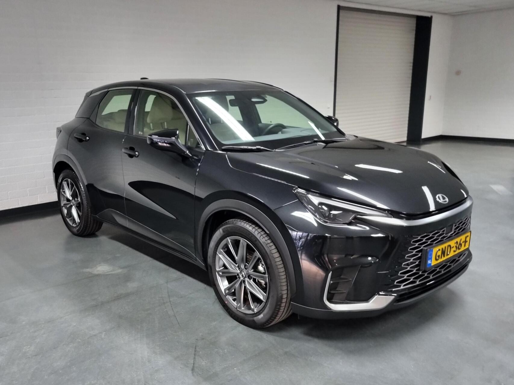 Foto van Lexus Lexus LBX