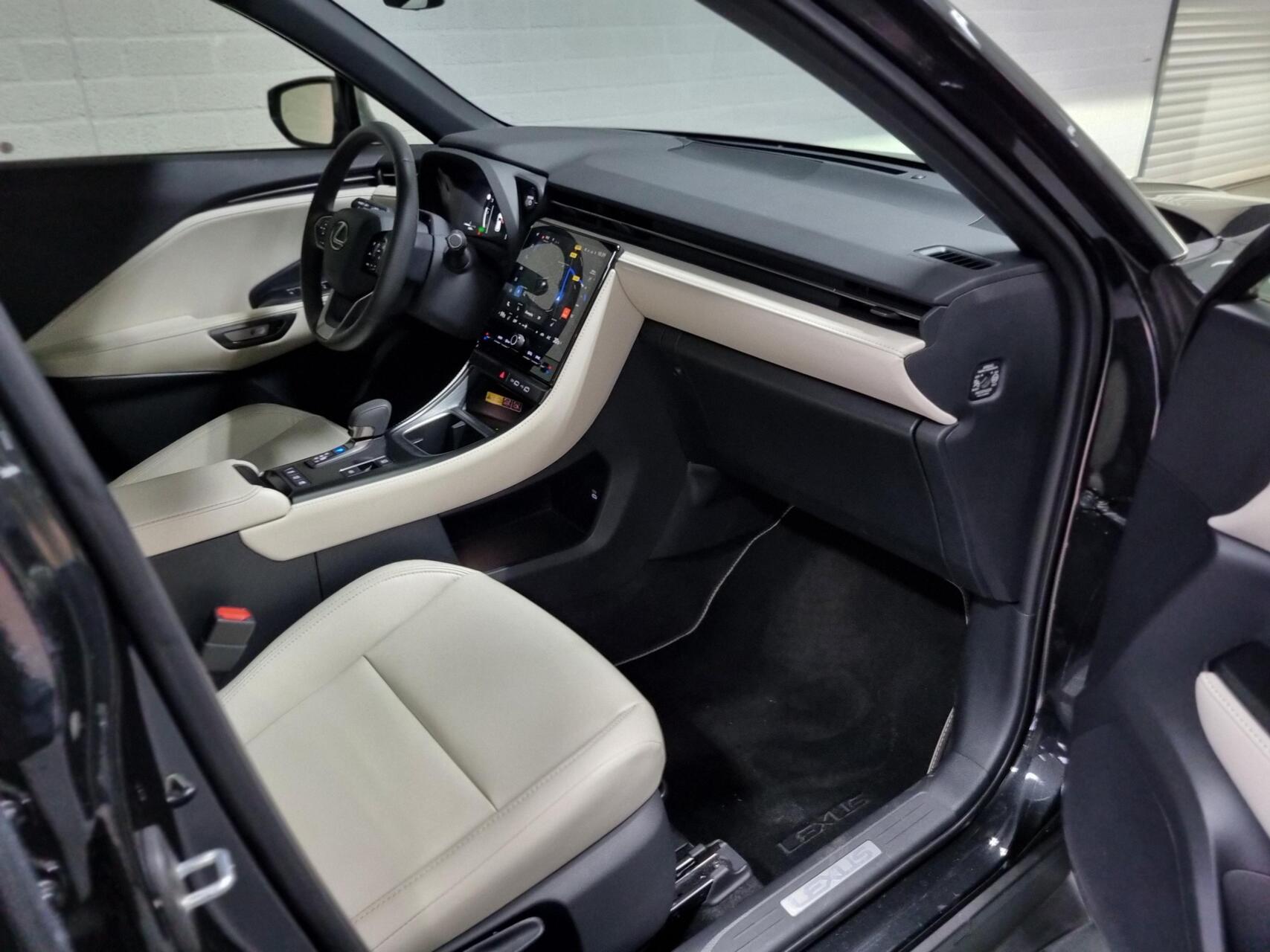 Foto van Lexus Lexus LBX
