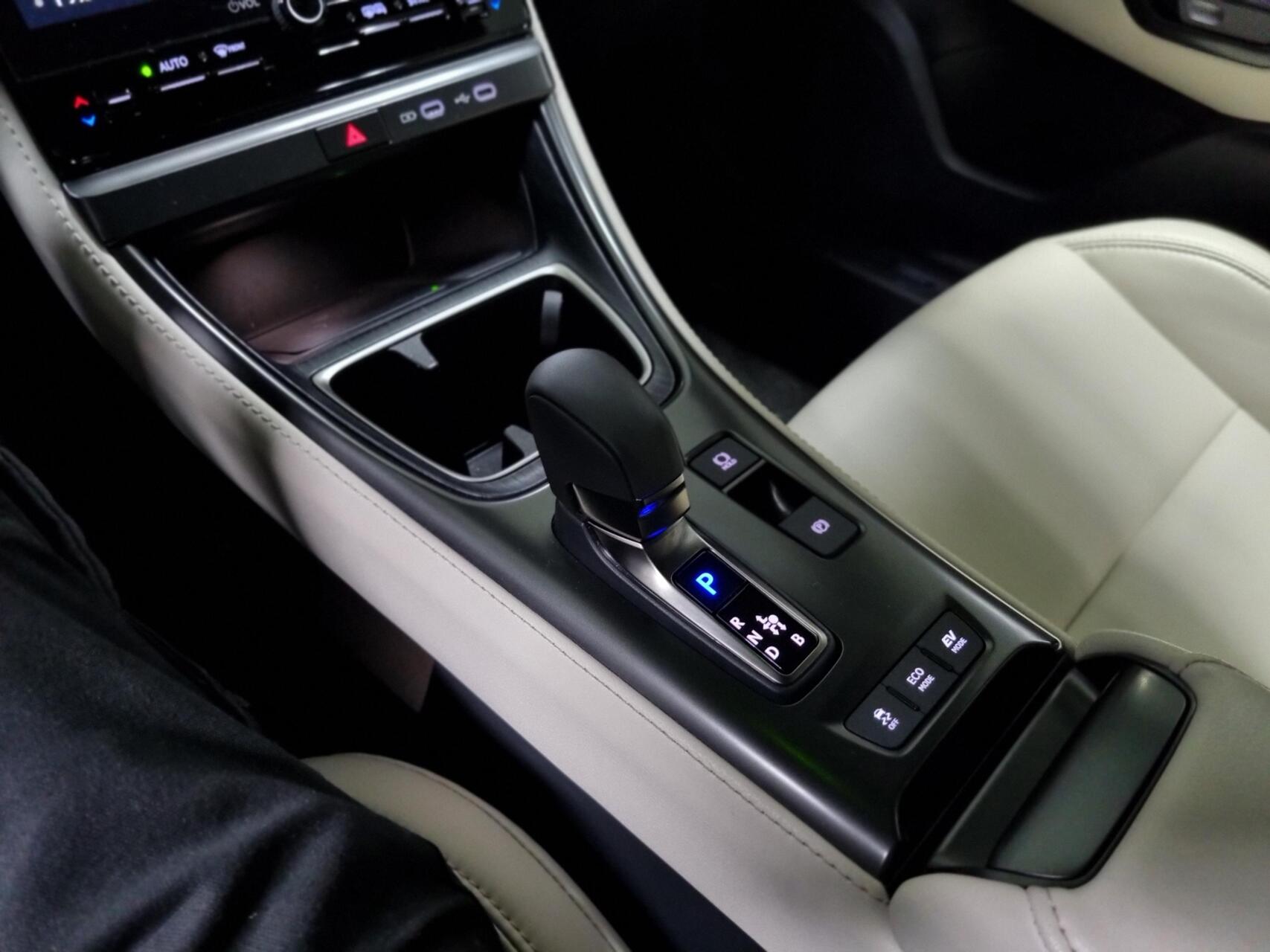 Foto van Lexus Lexus LBX