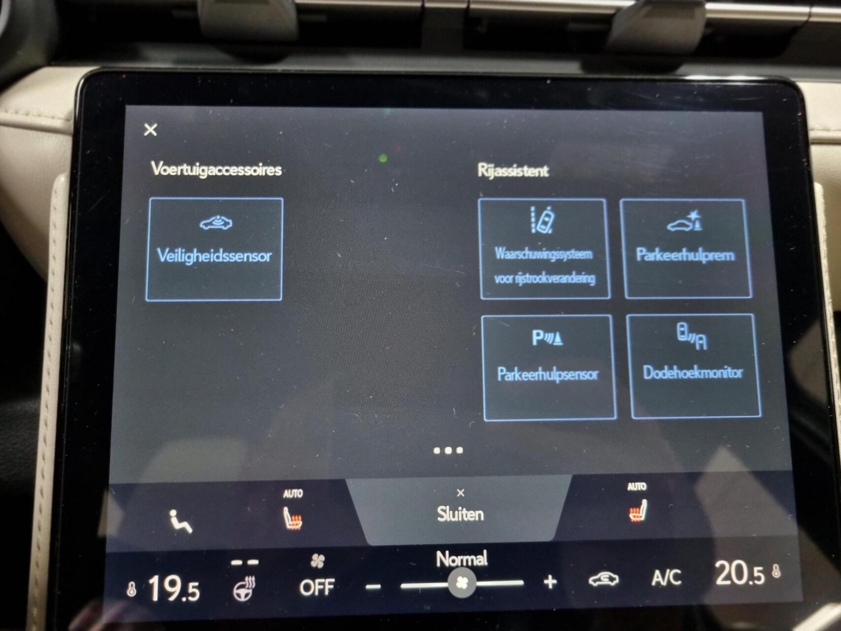 Foto van Lexus Lexus LBX