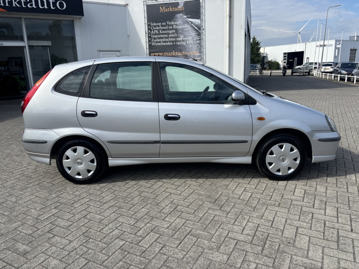 Foto van Nissan Nissan Almera Tino