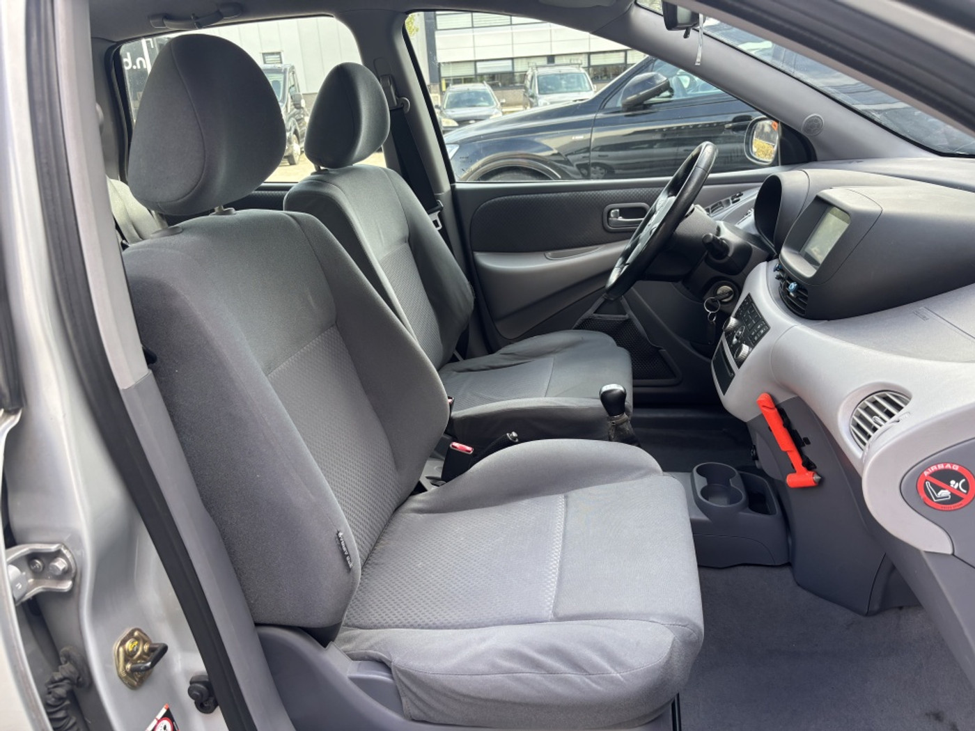 Foto van Nissan Nissan Almera Tino