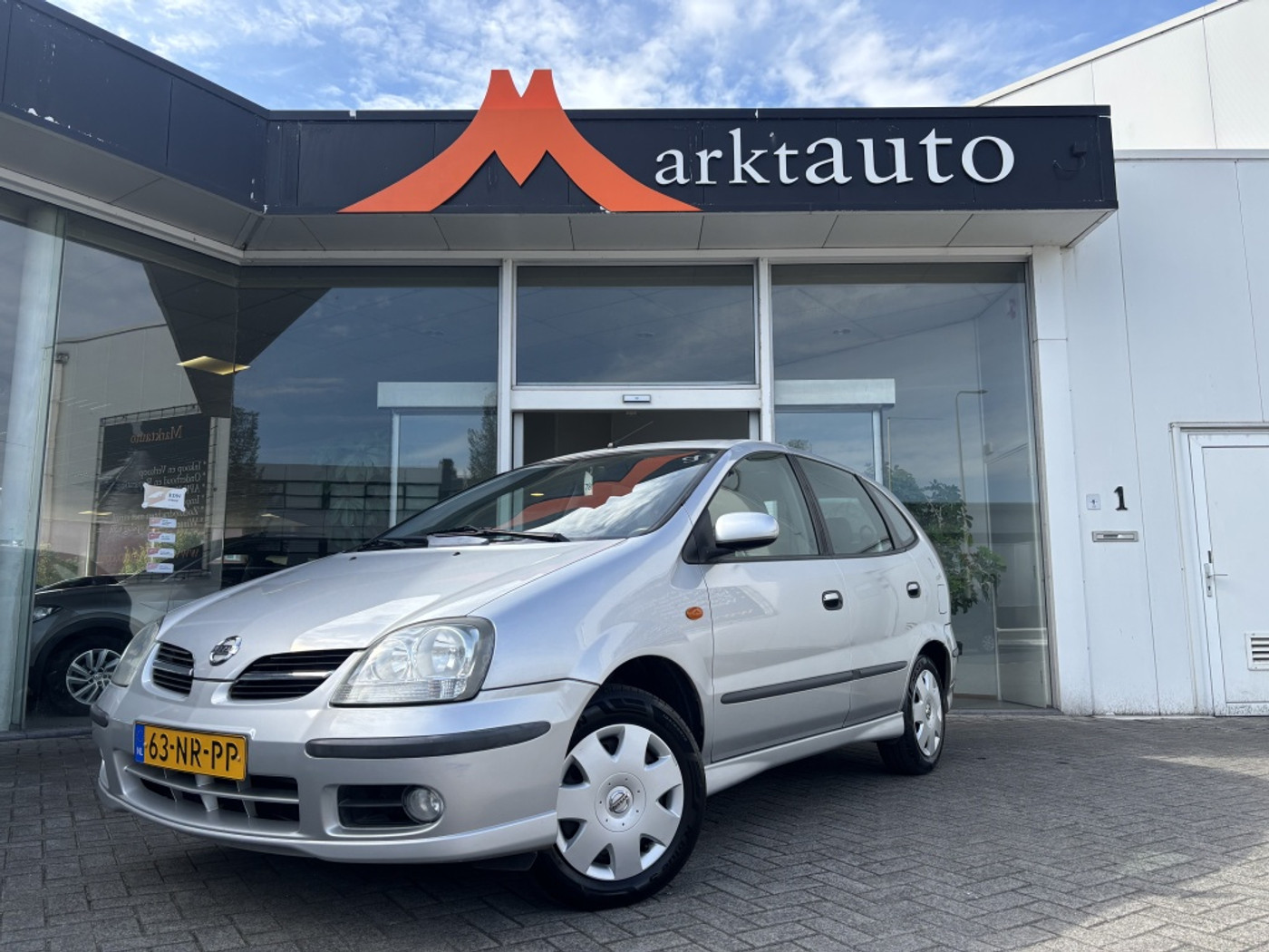 Foto van Nissan Nissan Almera Tino