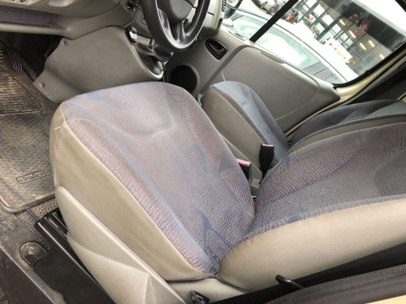 Foto van Renault Trafic 1200 L2h1 2.5 Dci 135