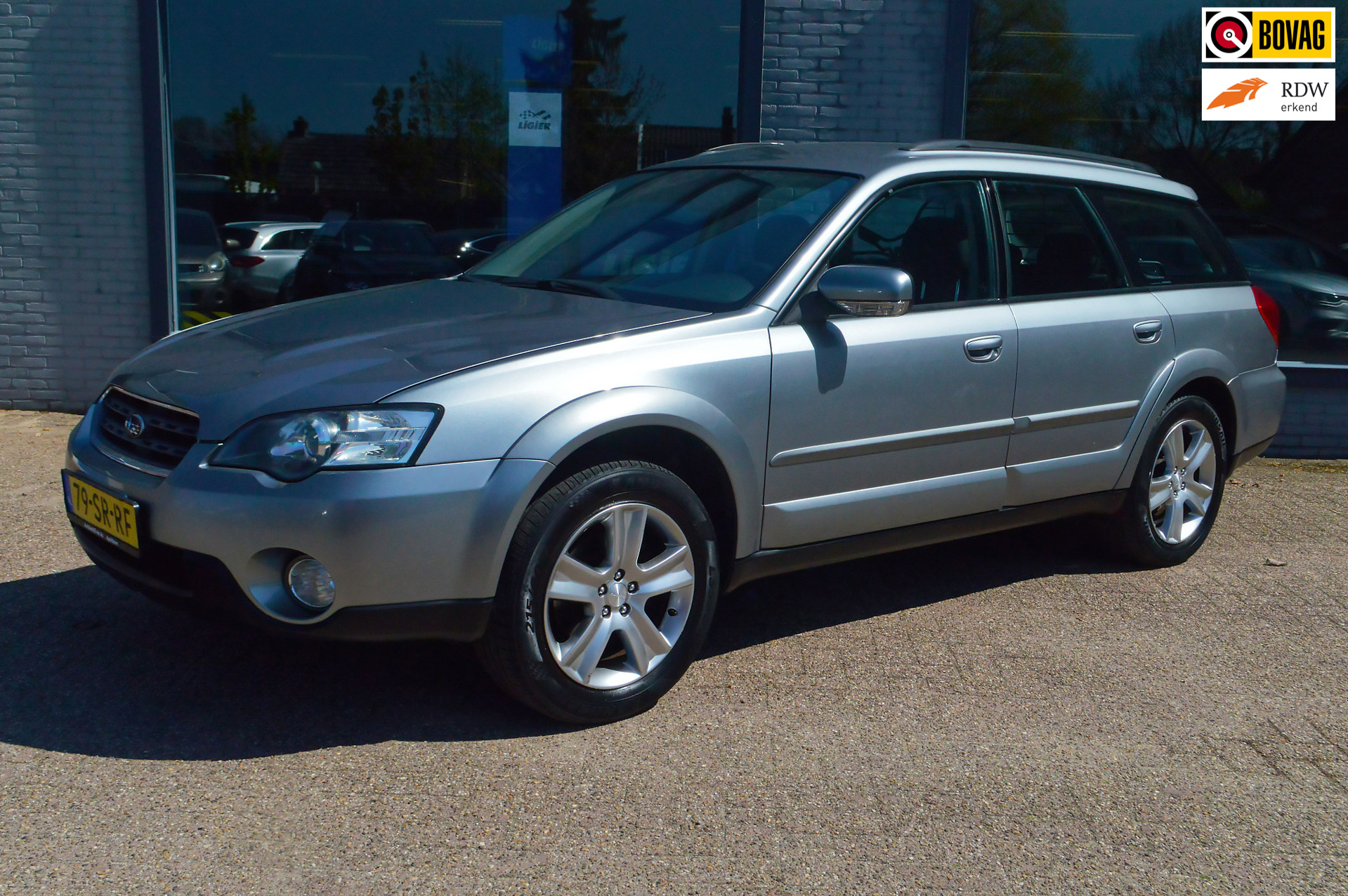 Subaru Legacy 2.5i Comfort LEER/STOELVERWARMING/TREKHAAK 2006 - voorkant