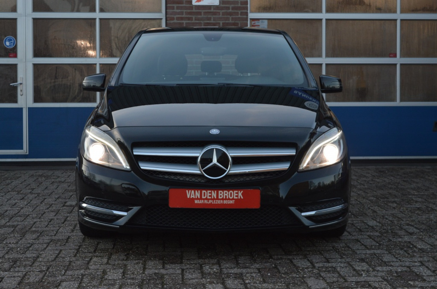Foto van Mercedes-Benz B 180