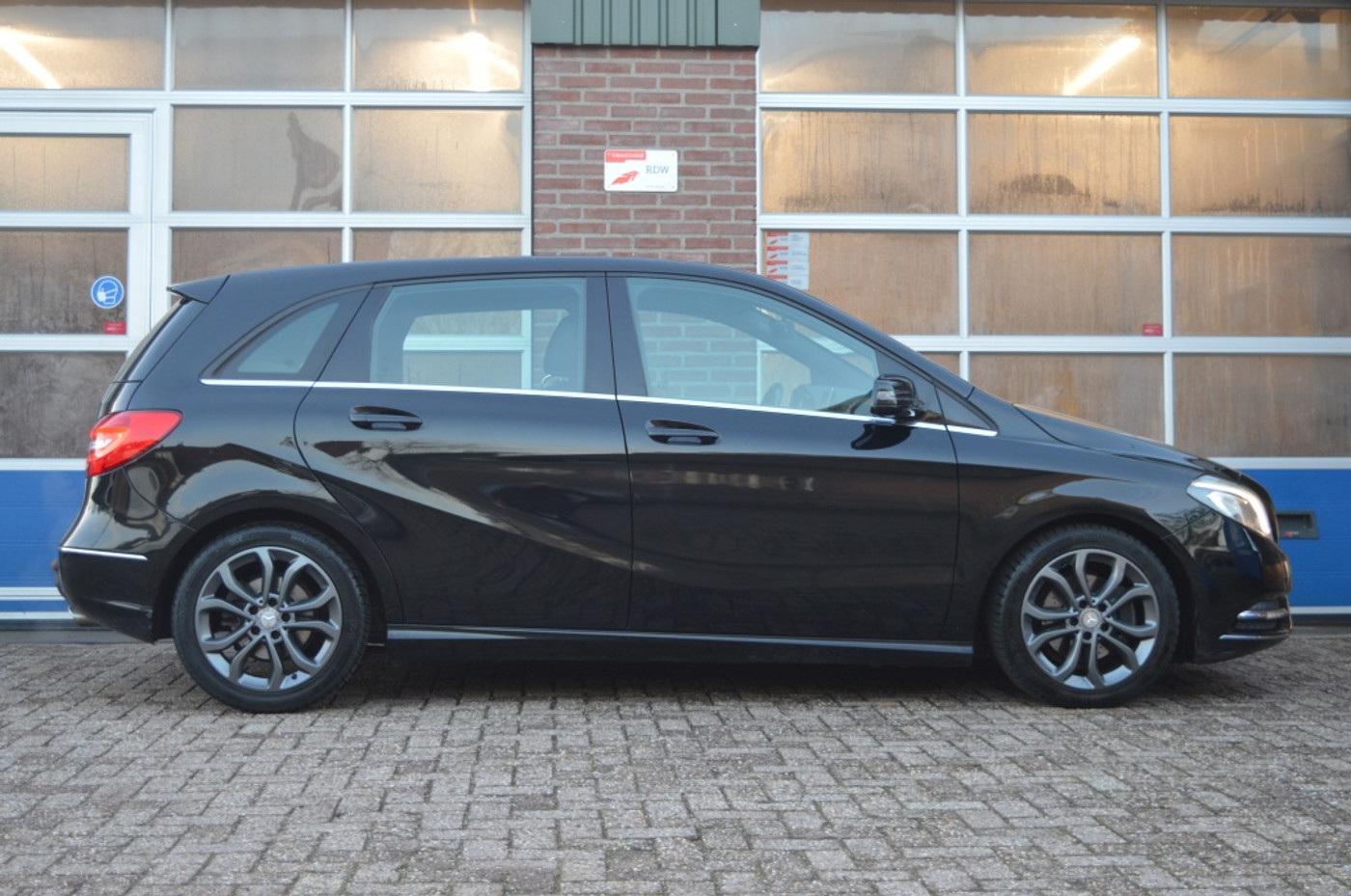 Foto van Mercedes-Benz B 180